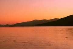 Vibrant-mountain-sunrise-over-Lake-George